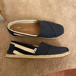 TOMS Classics Navy Stripe University US Size 6.5 W